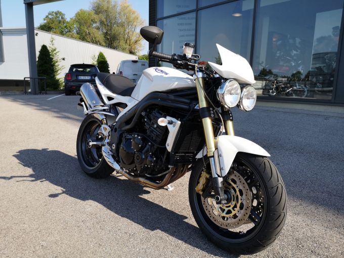 TRIUMPH SPEED TRIPLE 1050 4