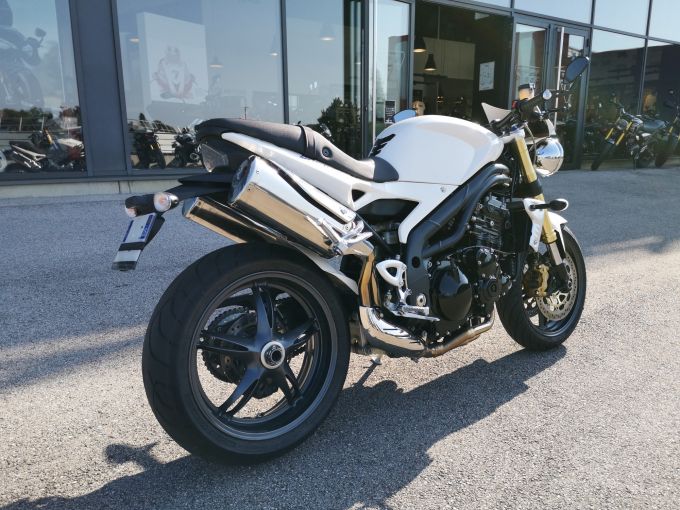 TRIUMPH SPEED TRIPLE 1050 4
