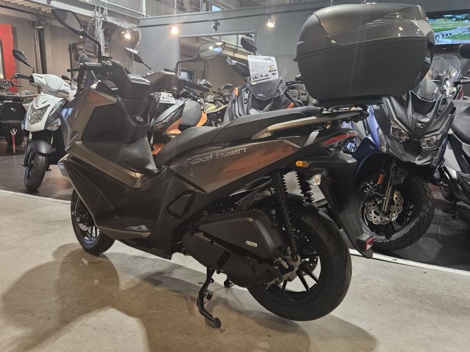 KYMCO SKYTOWN 125 4