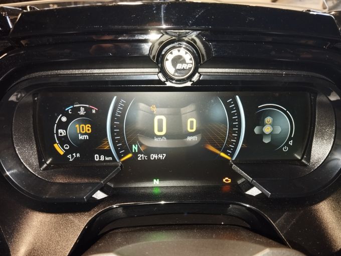 CAN-AM SPYDER F3 LIMITED 4
