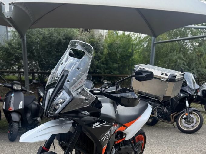 KTM 890 SMT 4