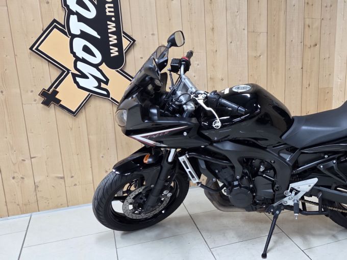 YAMAHA FZ6 600 FAZER S2 4