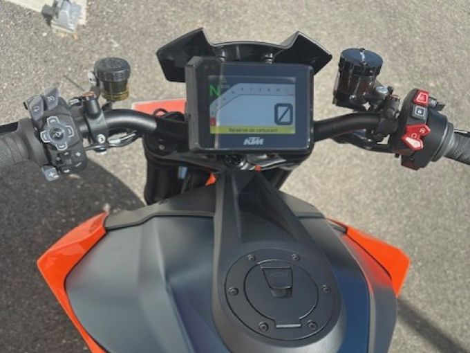 KTM 1290 SUPER DUKE R 4