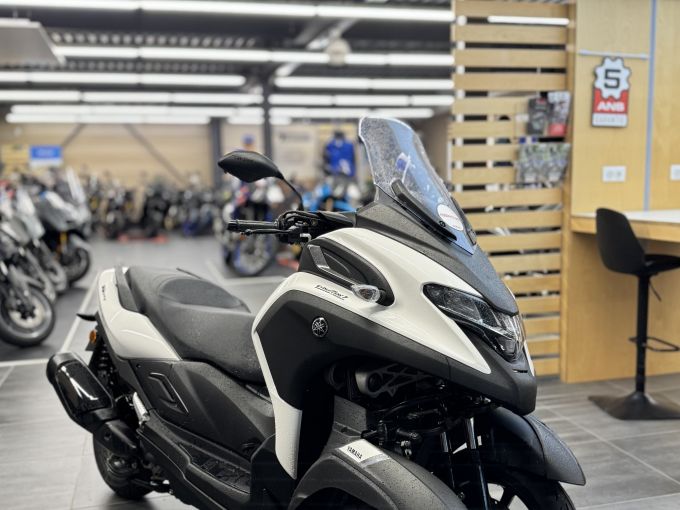 YAMAHA TRICITY 300 4