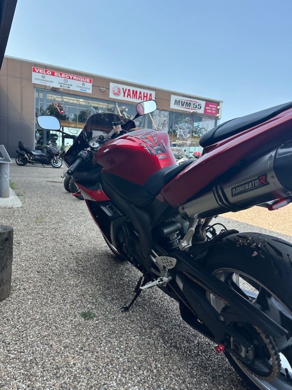 YAMAHA YZF 1000 R1 4