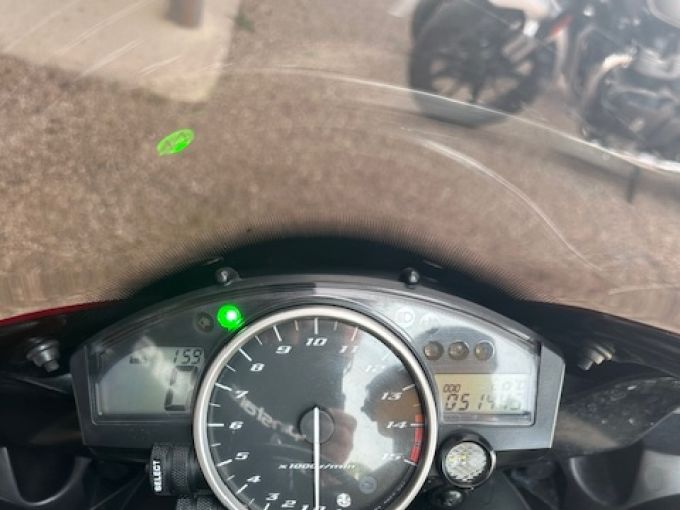 YAMAHA YZF 1000 R1 4