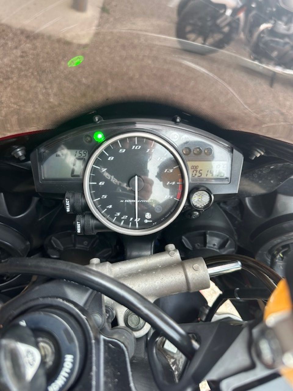 YAMAHA YZF 1000 R1 4