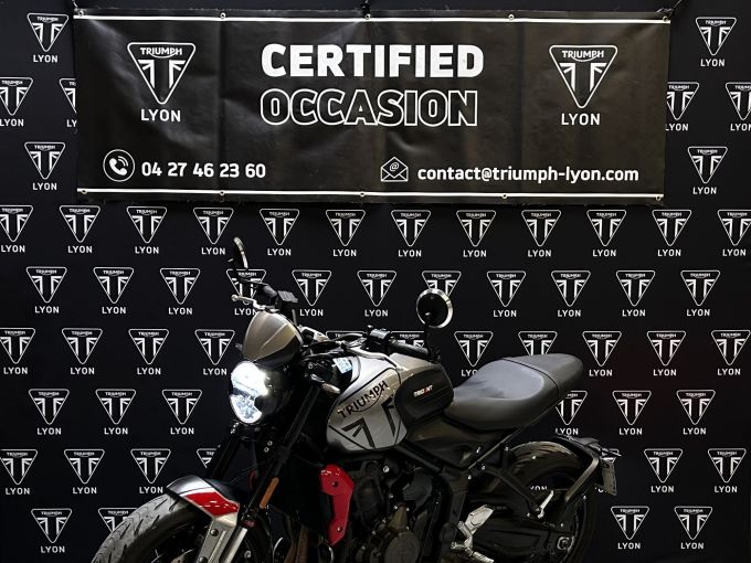 TRIUMPH TRIDENT 660 4