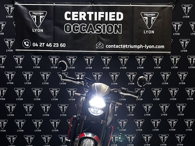 TRIUMPH TRIDENT 660 4