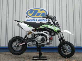 YCF LITE F 88 S - 2025