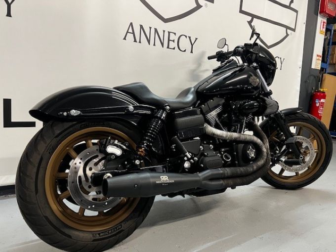 HARLEY-DAVIDSON SOFTAIL LOW RIDER 1868 S 4