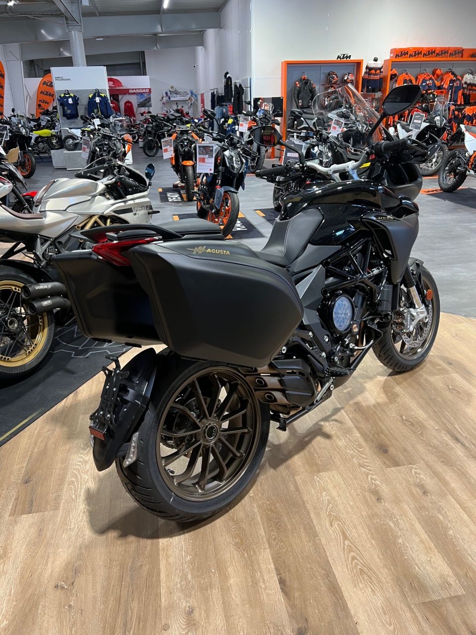 MV AGUSTA TURISMO VELOCE 4