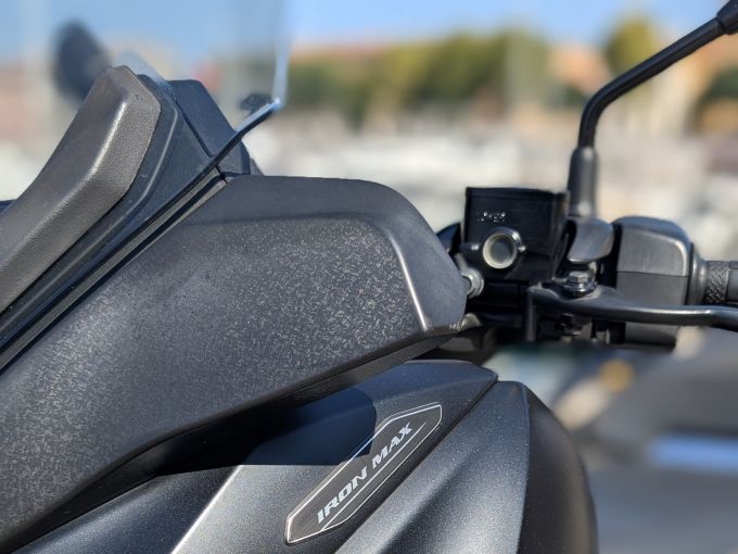 YAMAHA X-MAX 125 IRON MAX 4