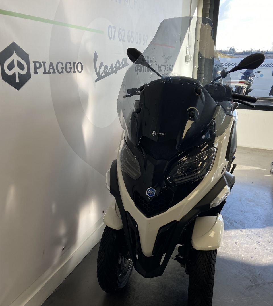 PIAGGIO MP3 400 HPE SPORT ABS ASR 4