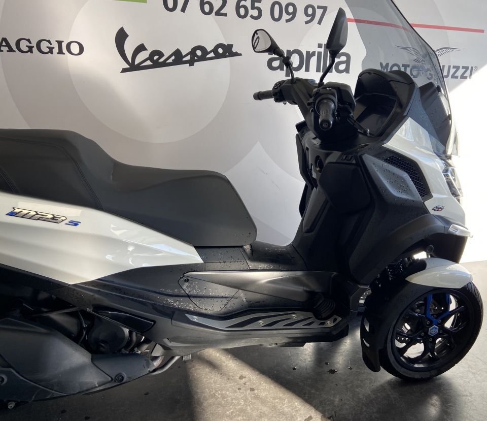 PIAGGIO MP3 400 HPE SPORT ABS ASR 4