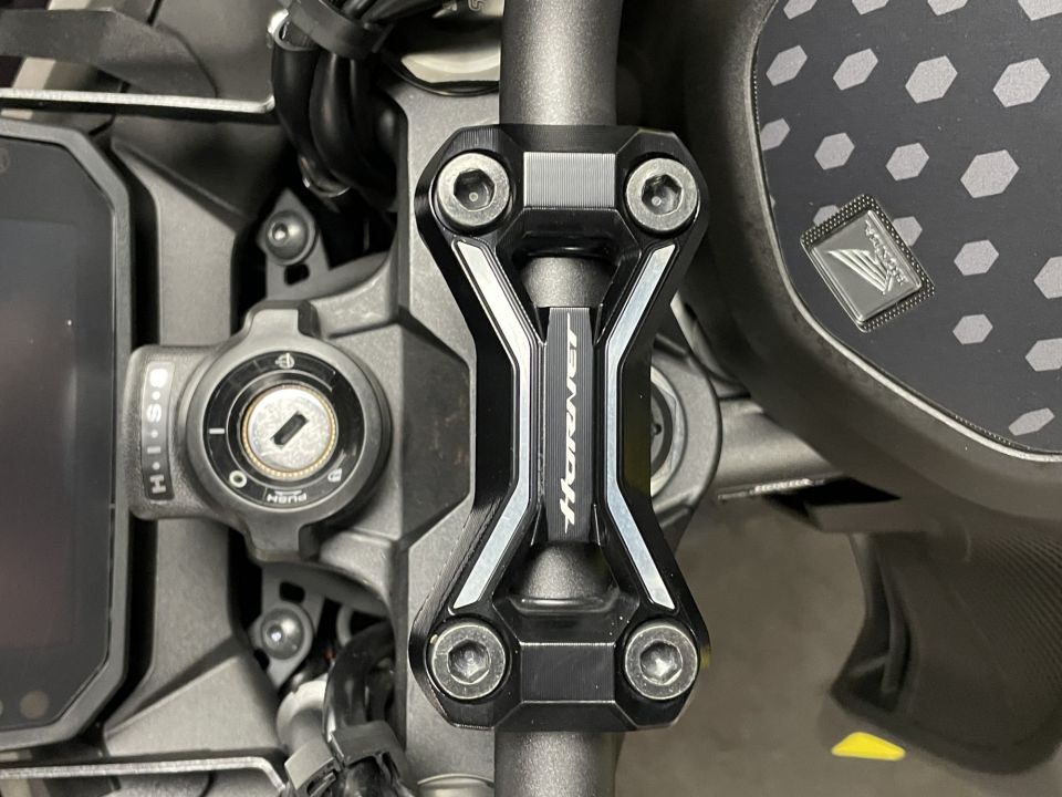 HONDA CB 750 HORNET 4