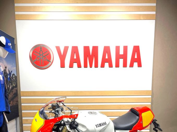 YAMAHA XSR 900 GP 4