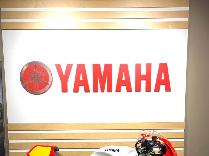 YAMAHA XSR 900 GP 4