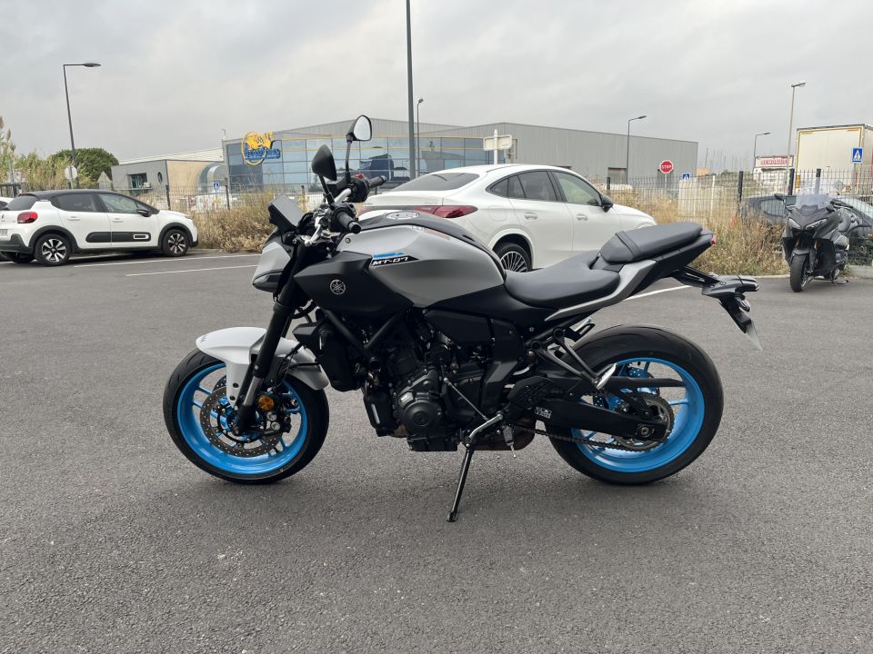 YAMAHA MT-07 (47.5CV) 4