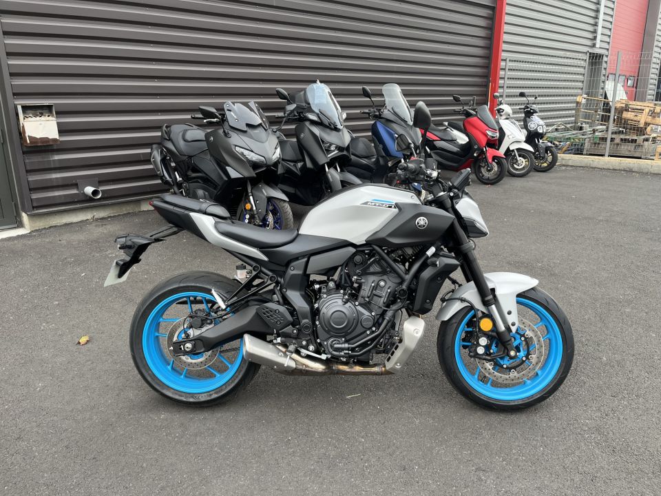 YAMAHA MT-07 (47.5CV) 4