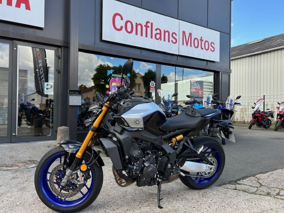 YAMAHA MT-09 SP 4