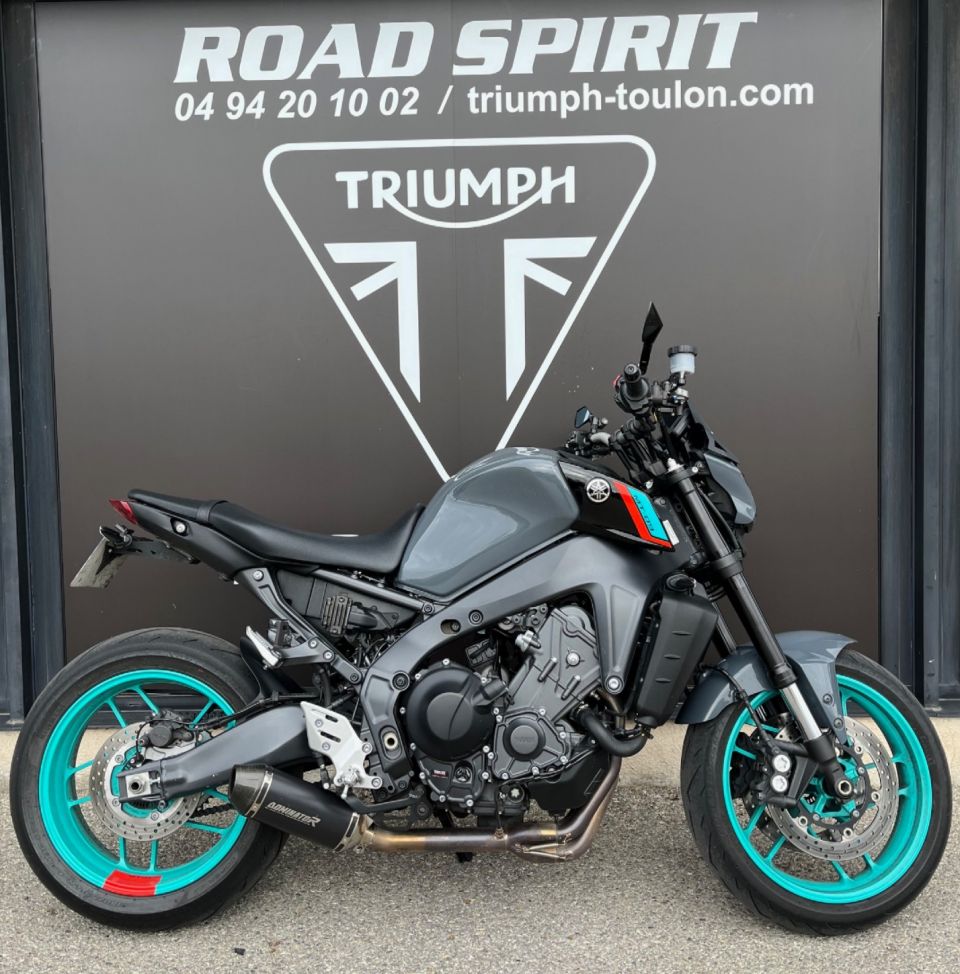 YAMAHA MT-09 4