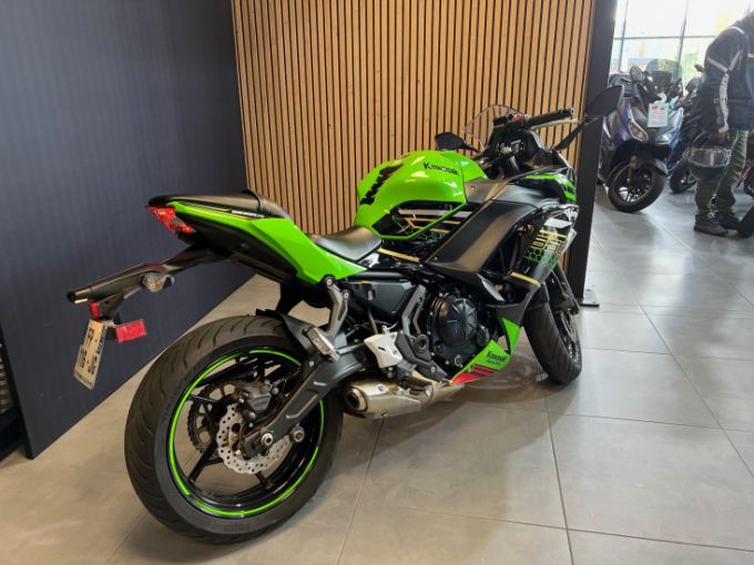 KAWASAKI NINJA 650 4