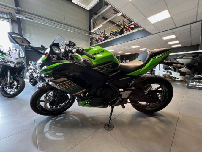 KAWASAKI NINJA 650 4