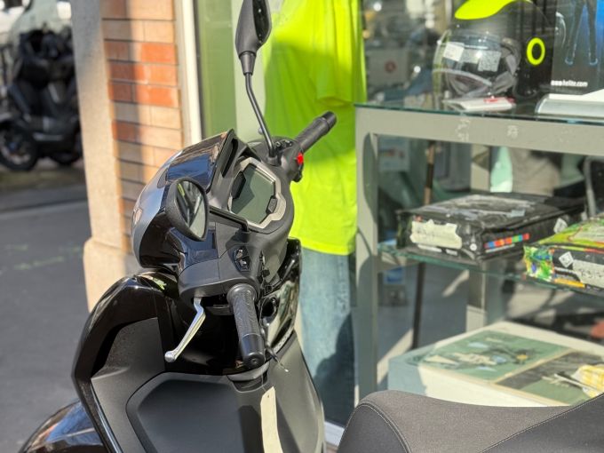 PIAGGIO NEW BEVERLY 300 EURO 5 4