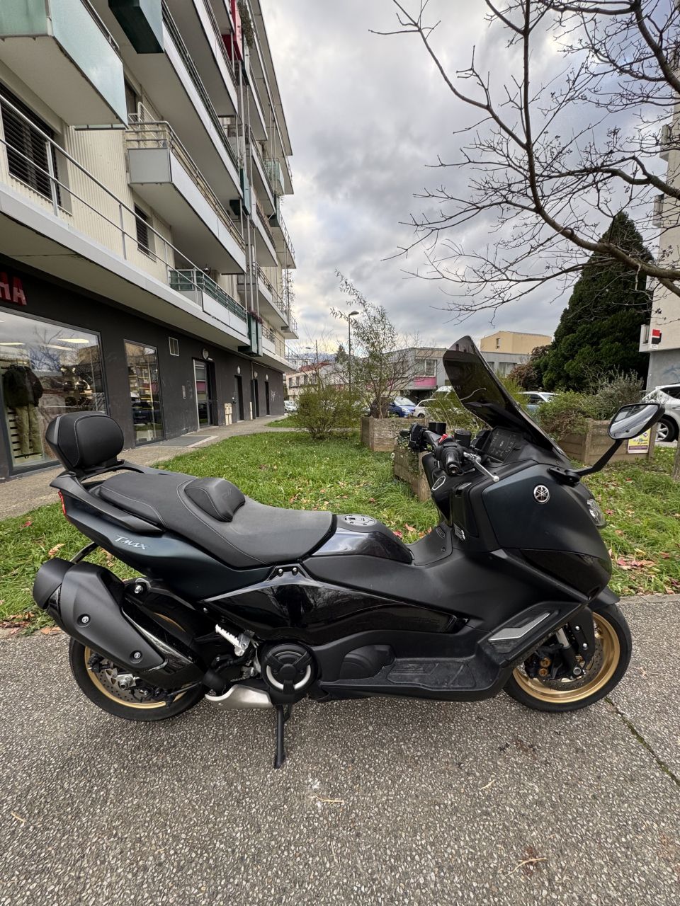 YAMAHA XP T-MAX 560 TECH MAX KAMO 4