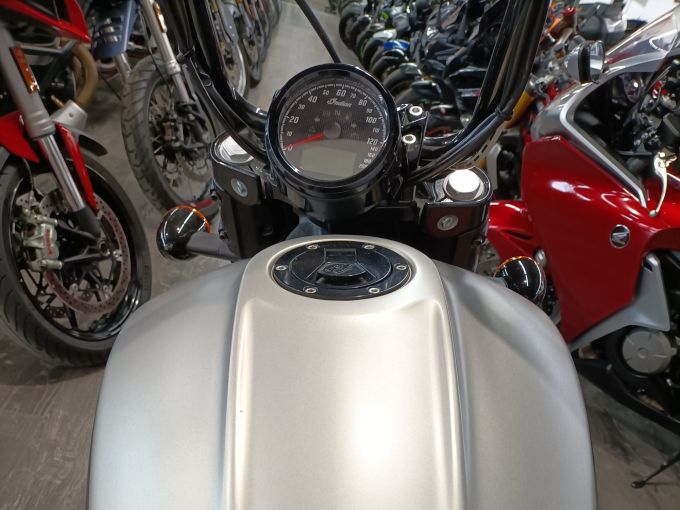 INDIAN SCOUT 1200 BOBBER TWENTY 4