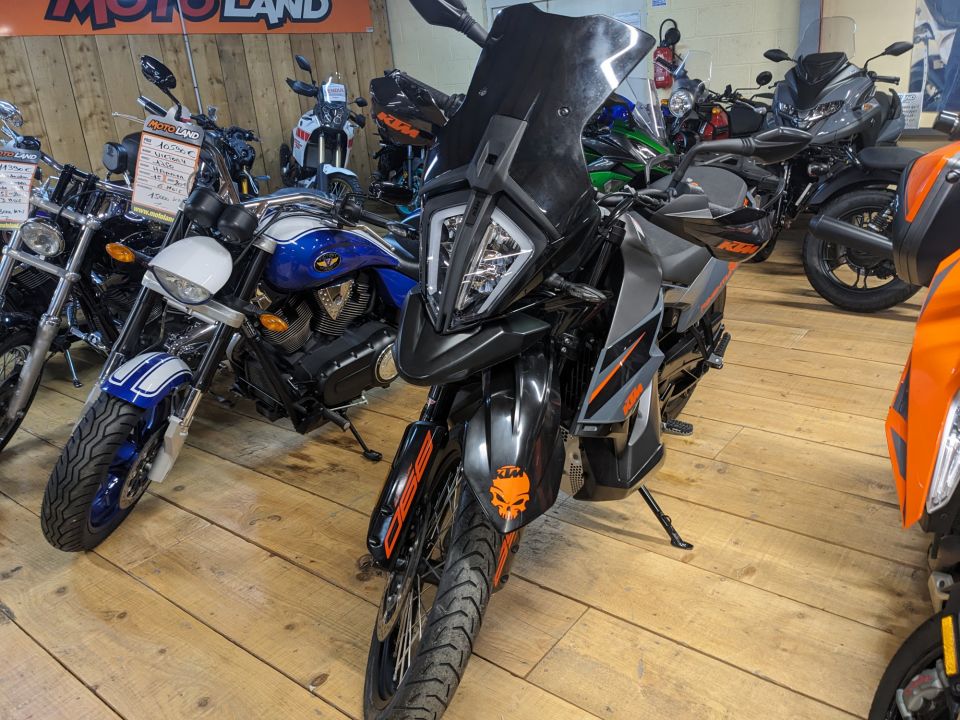 KTM 890 ADVENTURE 4