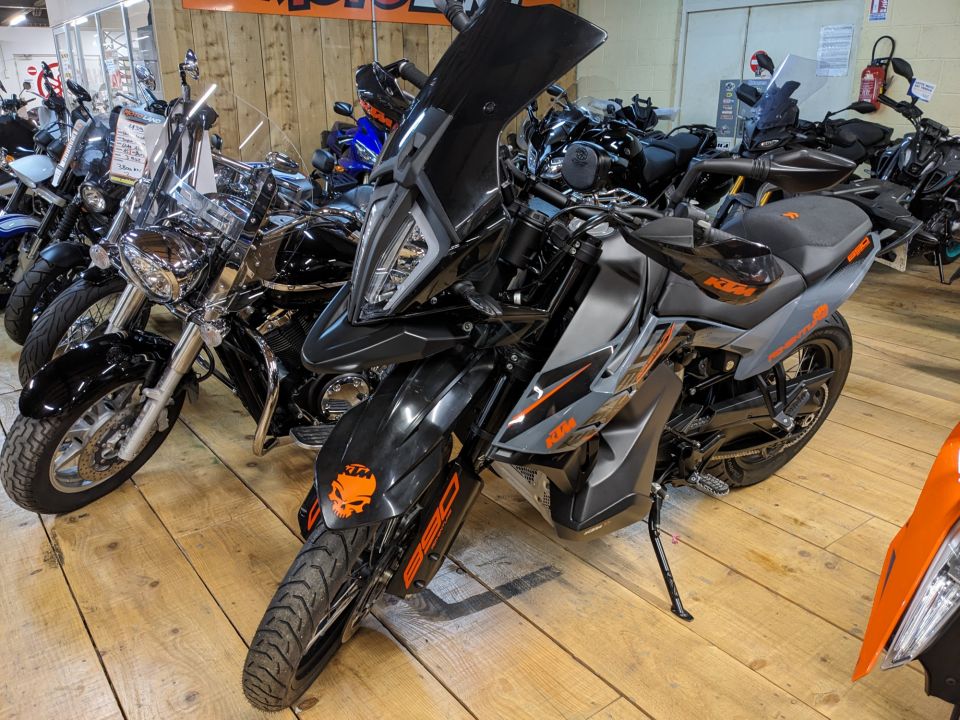 KTM 890 ADVENTURE 4