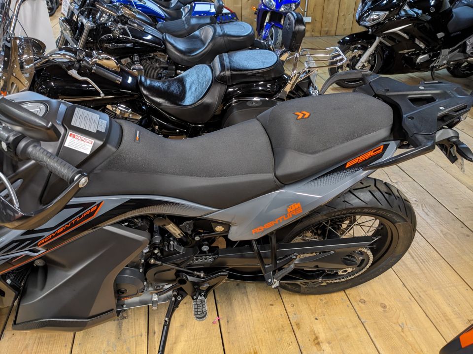 KTM 890 ADVENTURE 4