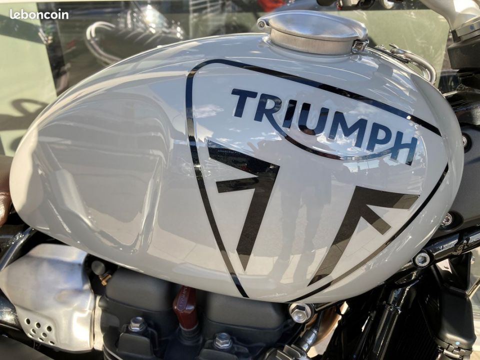 TRIUMPH SCRAMBLER 1200 4