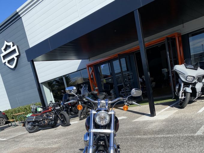 HARLEY-DAVIDSON DYNA LOW RIDER 1690 4