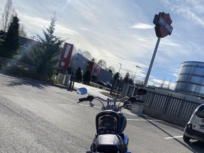 HARLEY-DAVIDSON DYNA LOW RIDER 1690 4