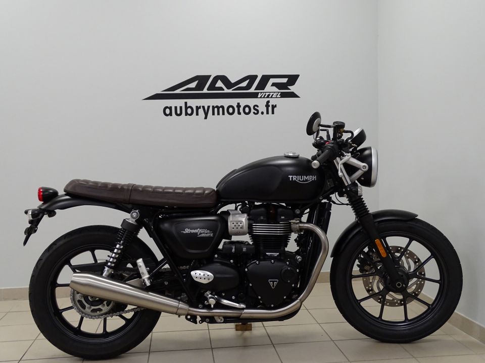 TRIUMPH STREET TWIN  900 4