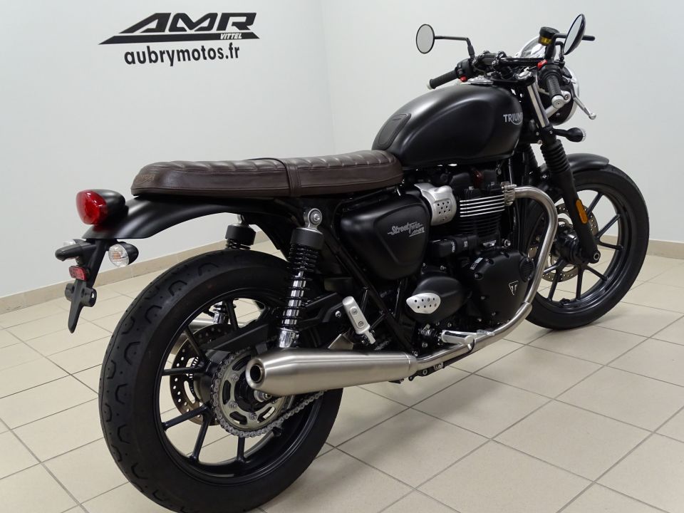 TRIUMPH STREET TWIN  900 4