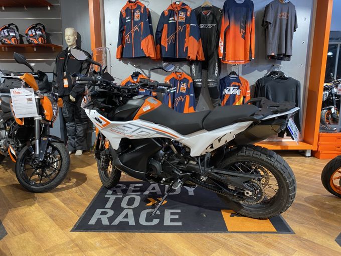 KTM 790 ADVENTURE 4