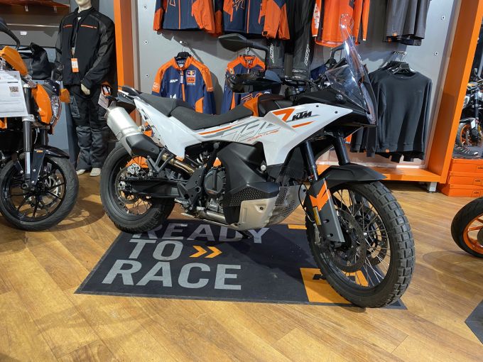 KTM 790 ADVENTURE 4