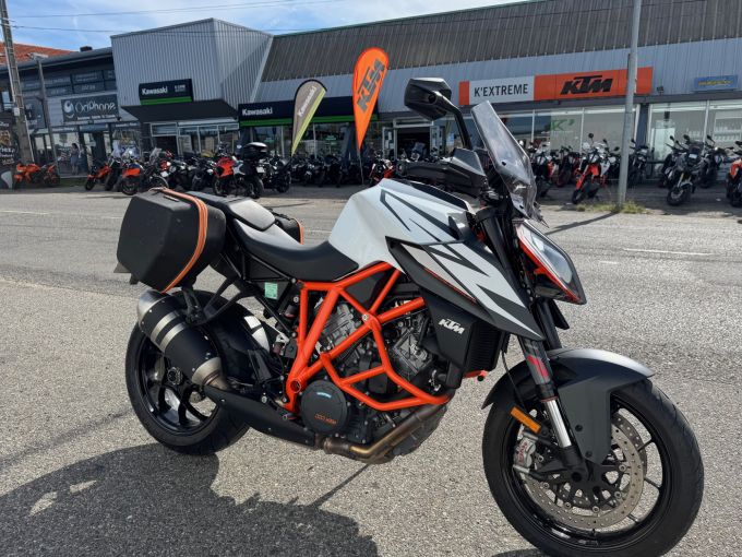 KTM 1290 SUPER DUKE R 4