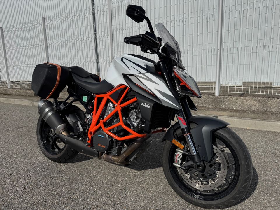 KTM 1290 SUPER DUKE R 4