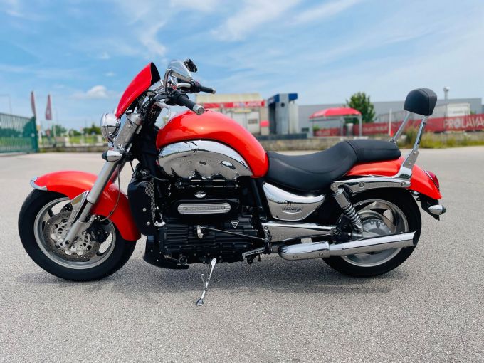 TRIUMPH Rocket III 4