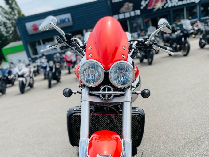 TRIUMPH Rocket III 4