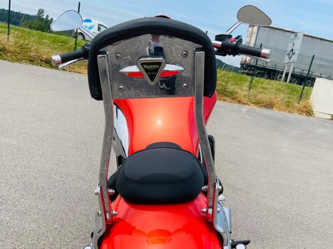 TRIUMPH Rocket III 4