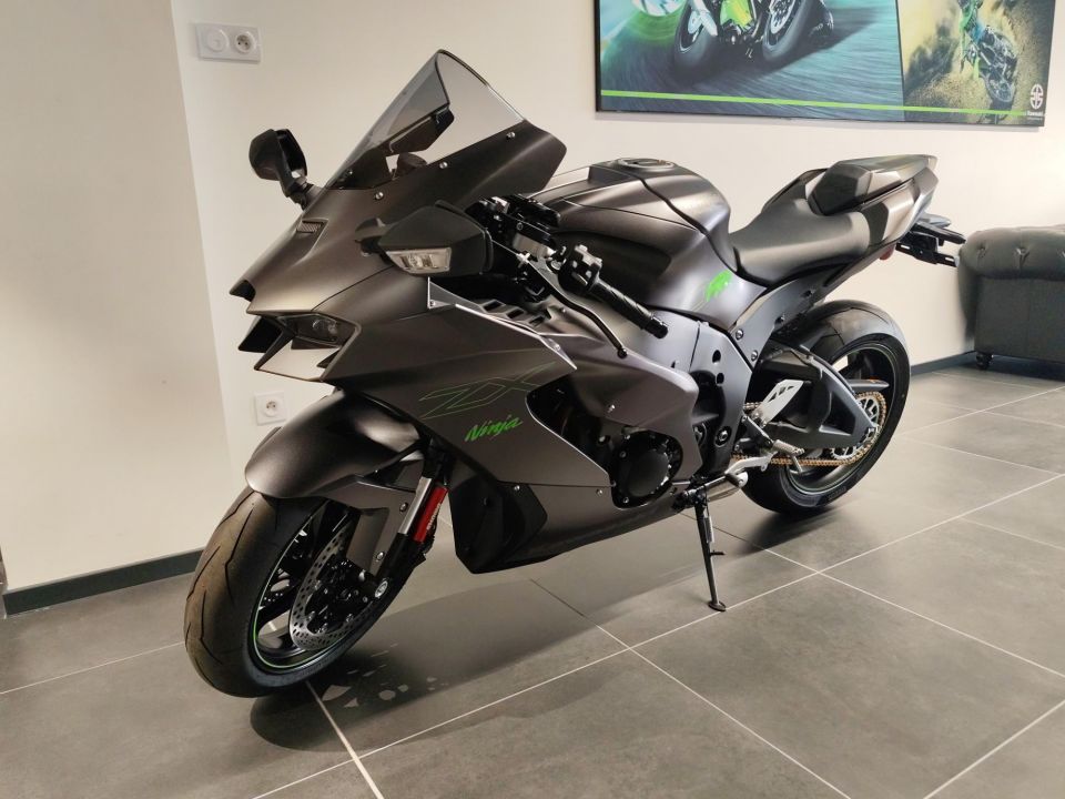 KAWASAKI ZX-10RR 4