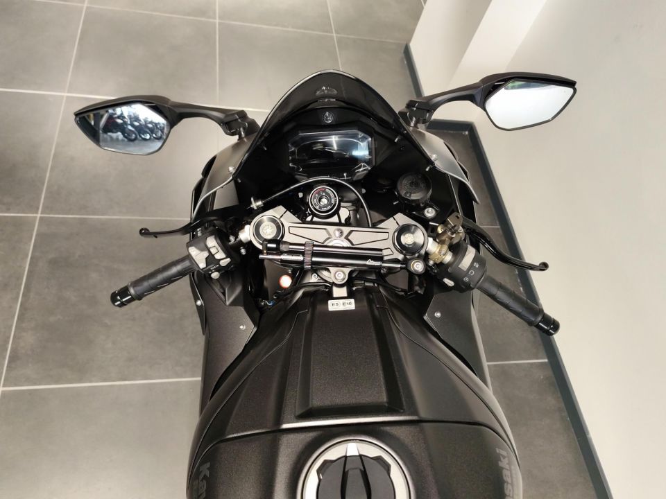 KAWASAKI ZX-10RR 4