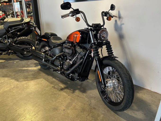HARLEY-DAVIDSON SOFTAIL STREET BOB 1868 4