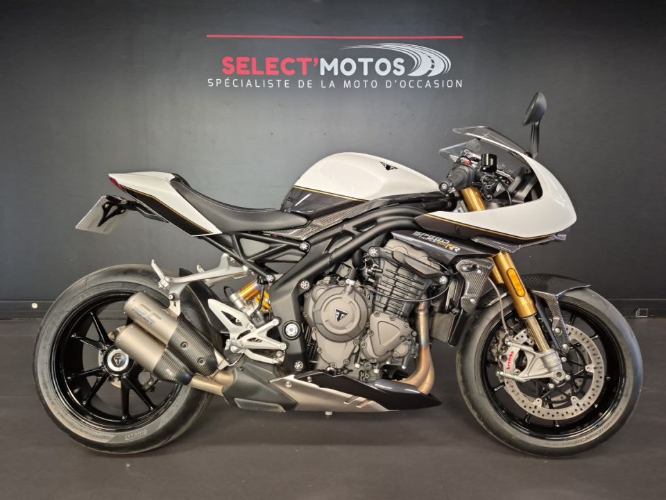 TRIUMPH SPEED TRIPLE 1200 RR 4